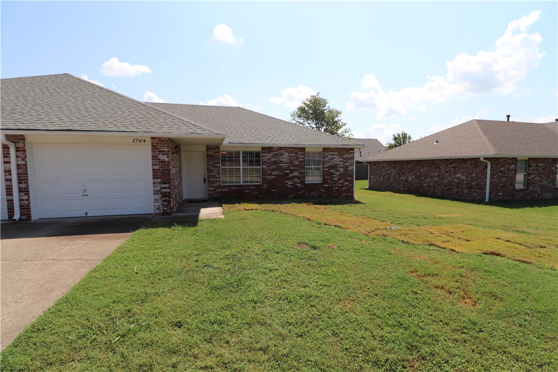 1,481+/- Sq Ft 2 bedroom 1.5 bath duplex in a great location just off Thompson in Springdale. New carpet and paint. Bonus room off the kitchen. Stainless steel appliances with refrigerator included.