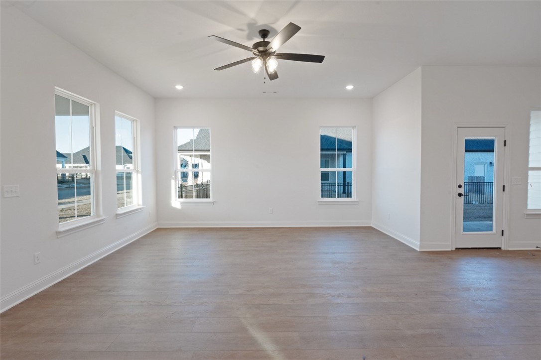 Cottages At The Park Ph Iii Springdale - Residential