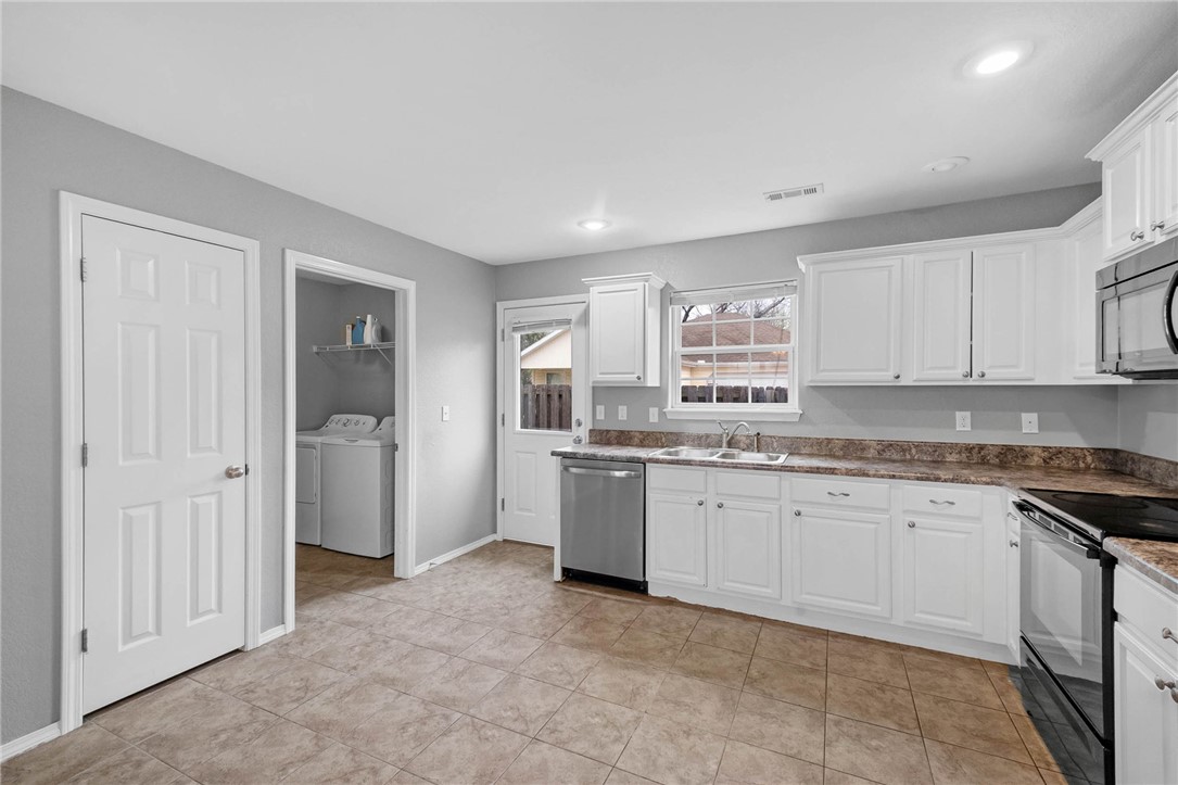 Commons At Walnut Crossing - Residential