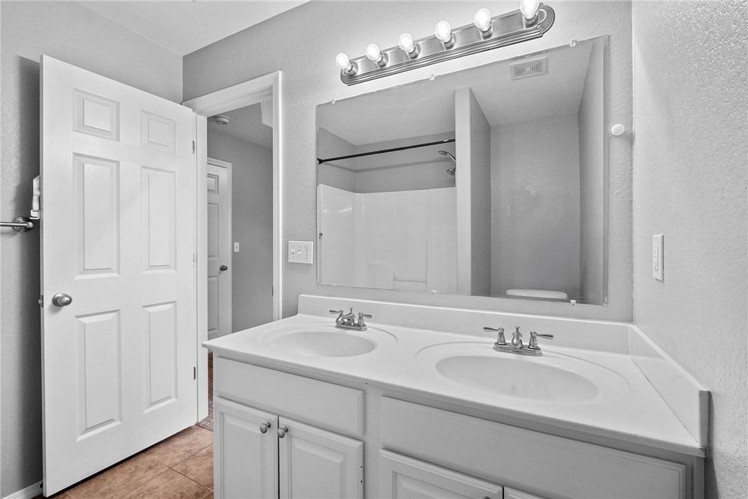 Commons At Walnut Crossing - Residential