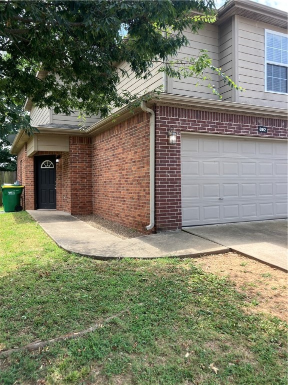 This two story 3 bed, 2 & 1/2 bath home has a light bright kitchen with plentiful cabinets, granite countertops and an eat in area. The large primary bedroom features a walk-in closet, and large bathroom with jacuzzi tub and separate shower. The laundry room is conveniently located in hallway upstairs.
Washer, Dryer and Refrigerator convey. Pets are allowed with an additional $250 deposit.