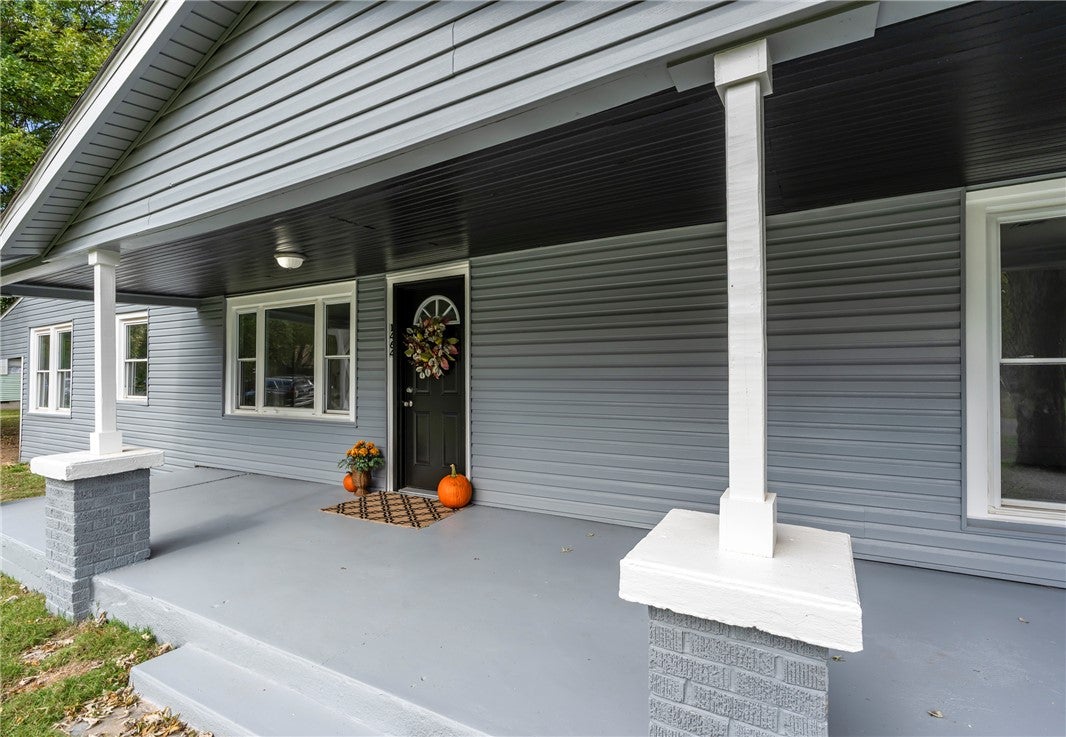 1464 W Main Street