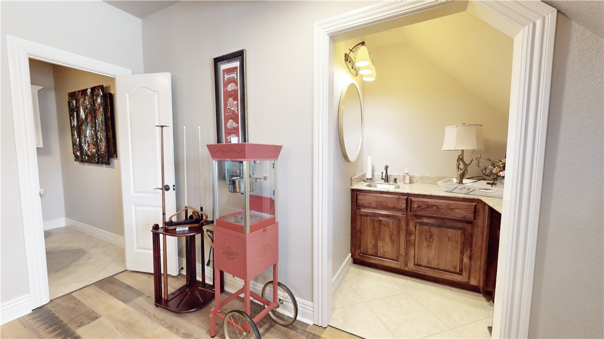 St Valery Downs Sub Cave Spgs - Residential