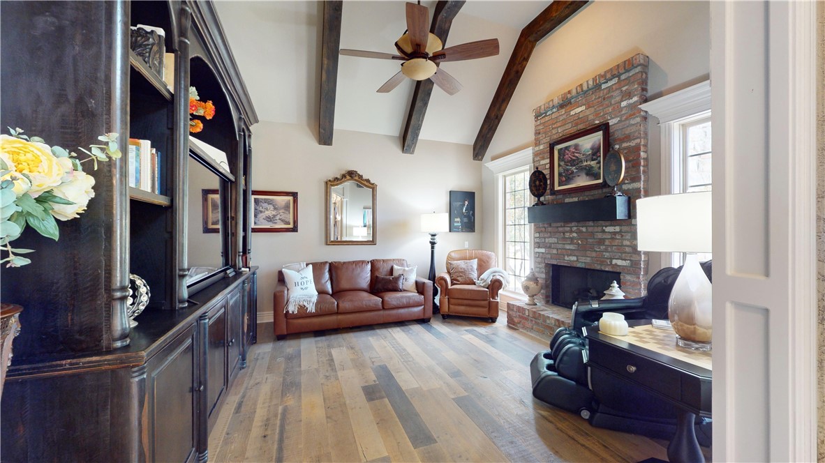 St Valery Downs Sub Cave Spgs - Residential