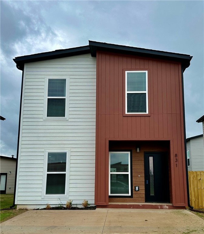 2 bed, 2 1/2 bath home in Featherston Village with small parks and walking trails. The two upstairs bedrooms each a private full bath and walk-in closets. Open floor plan downstairs with front loading washer/dryer included. No smoking, pets negotiable.