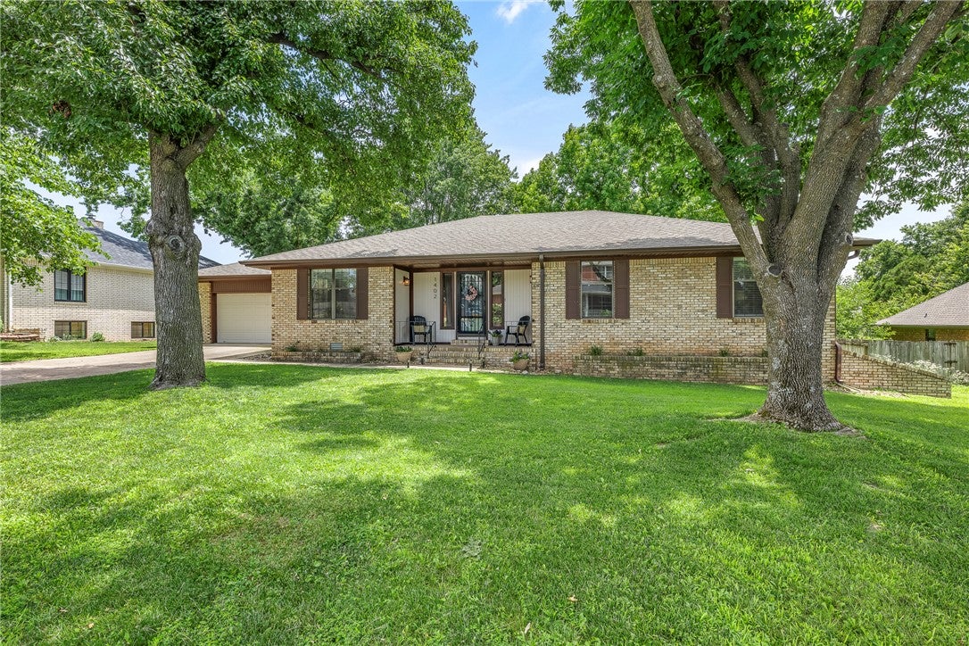 Photo 1 of 29 — 1402 NW K Street, Bentonville, AR 72712