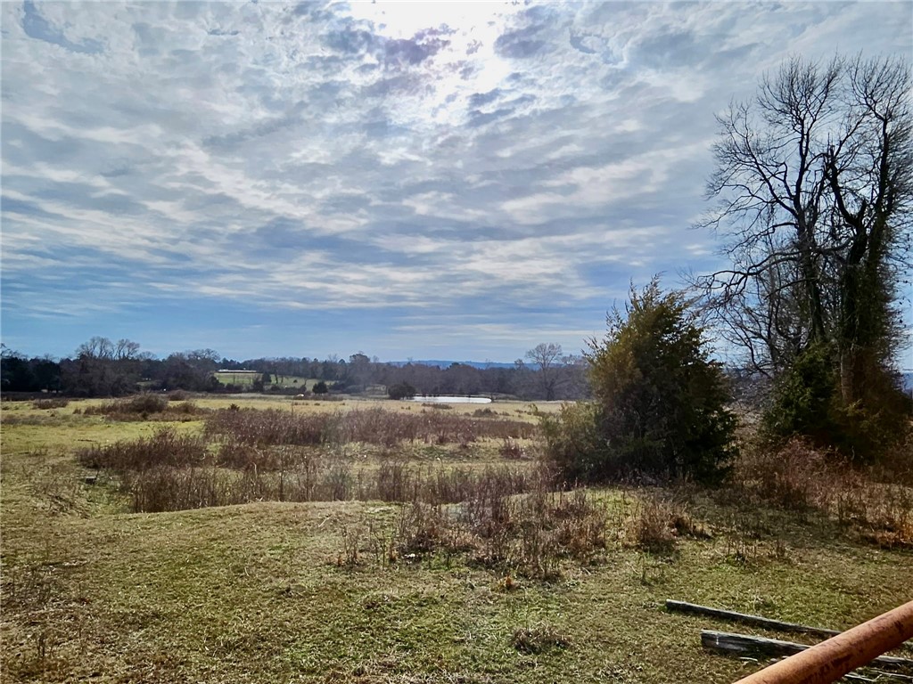 This 76-acre gem combines rustic charm and modern convenience! Situated near Center Valley Elementary and the Moreland Fire Department Enjoy the benefits of natural gas, two wells, and the option to connect to city water. With open pastures and wooded areas, this land offers a blend of serenity and functionality, perfect for agriculture, recreation, or just enjoying a peaceful lifestyle. Also being sold 2 other ways MLS# 1321628 and AV24-2268