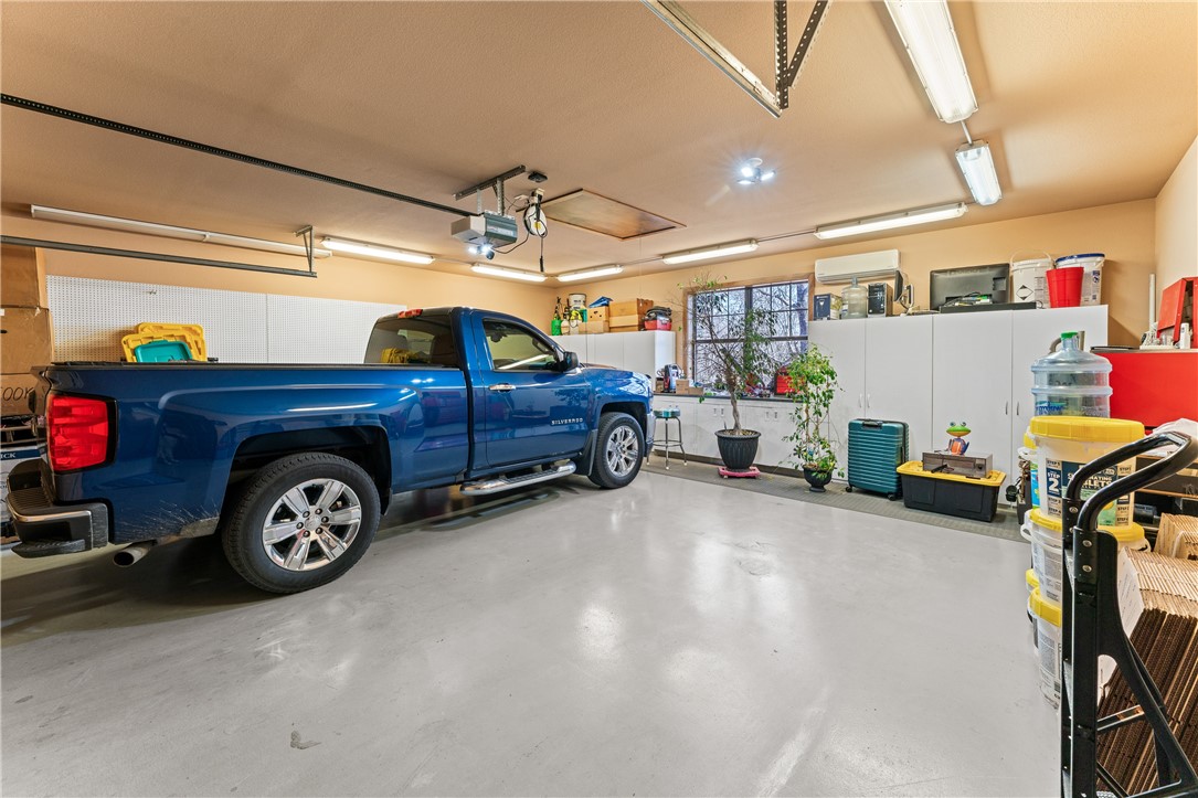 Twin Lakes Est - Residential