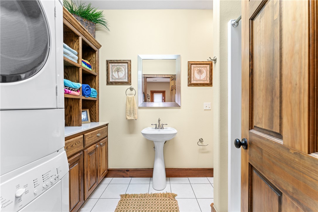 Twin Lakes Est - Residential