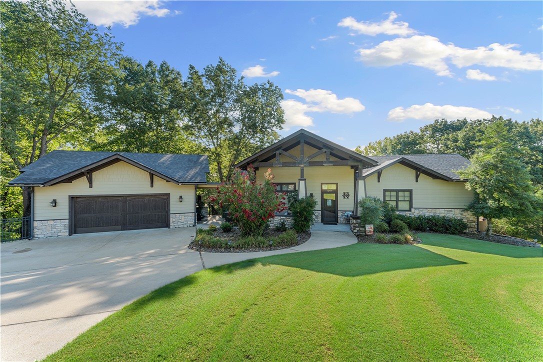 Twin Lakes Est - Residential