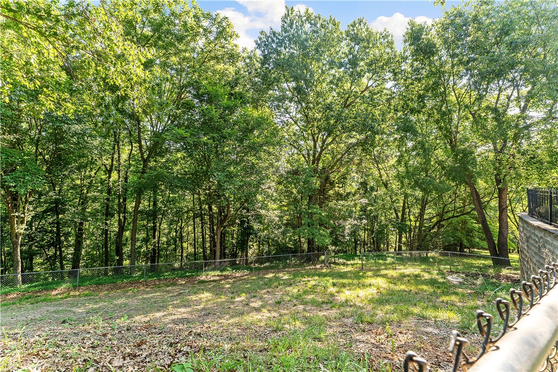 Twin Lakes Est - Residential