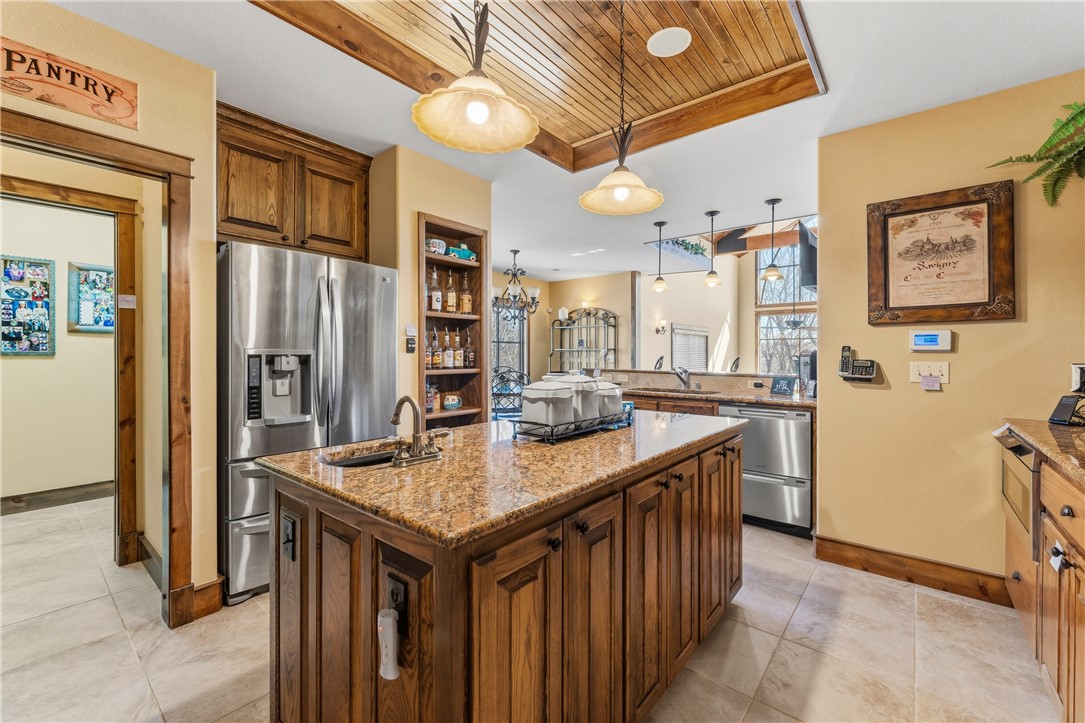 Twin Lakes Est - Residential