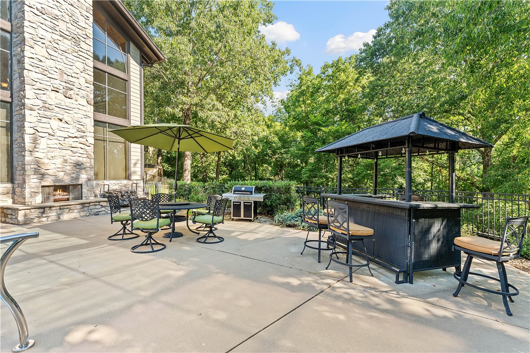 Twin Lakes Est - Residential