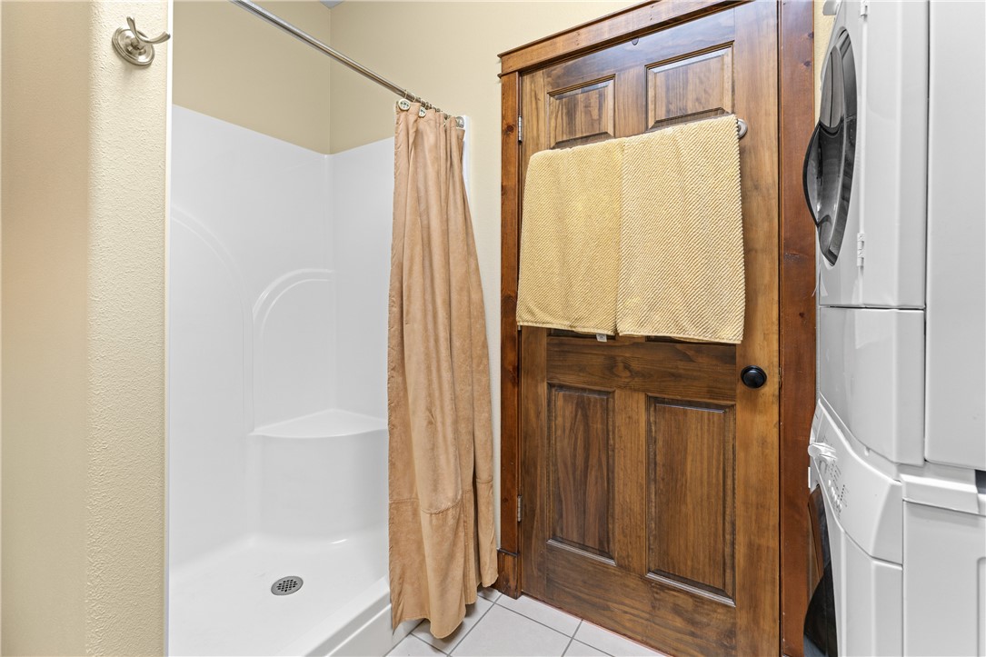 Twin Lakes Est - Residential