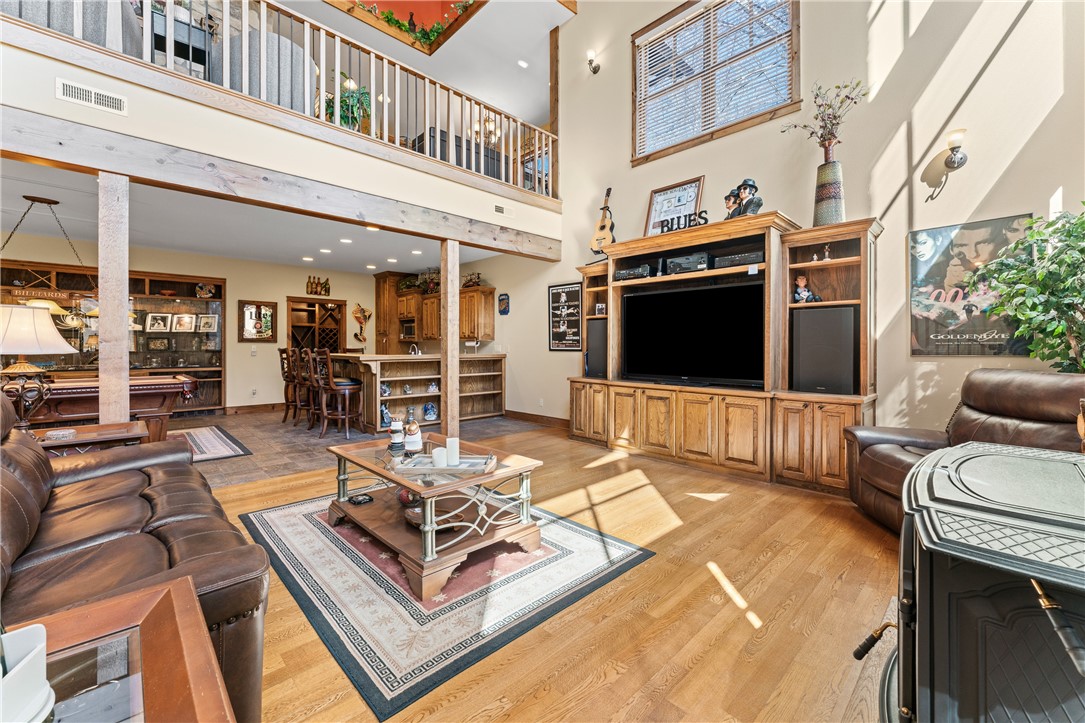 Twin Lakes Est - Residential