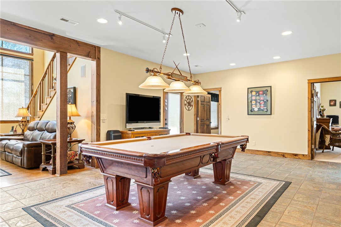 Twin Lakes Est - Residential