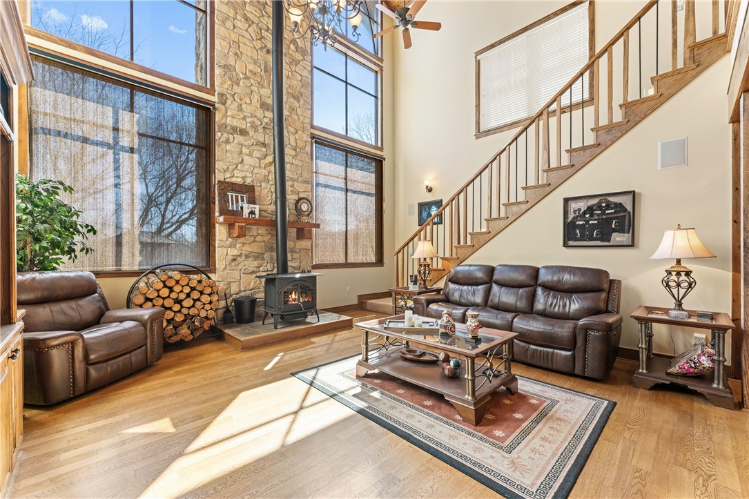 Twin Lakes Est - Residential