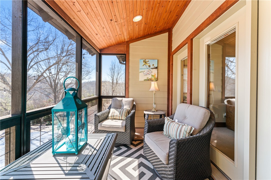 Twin Lakes Est - Residential