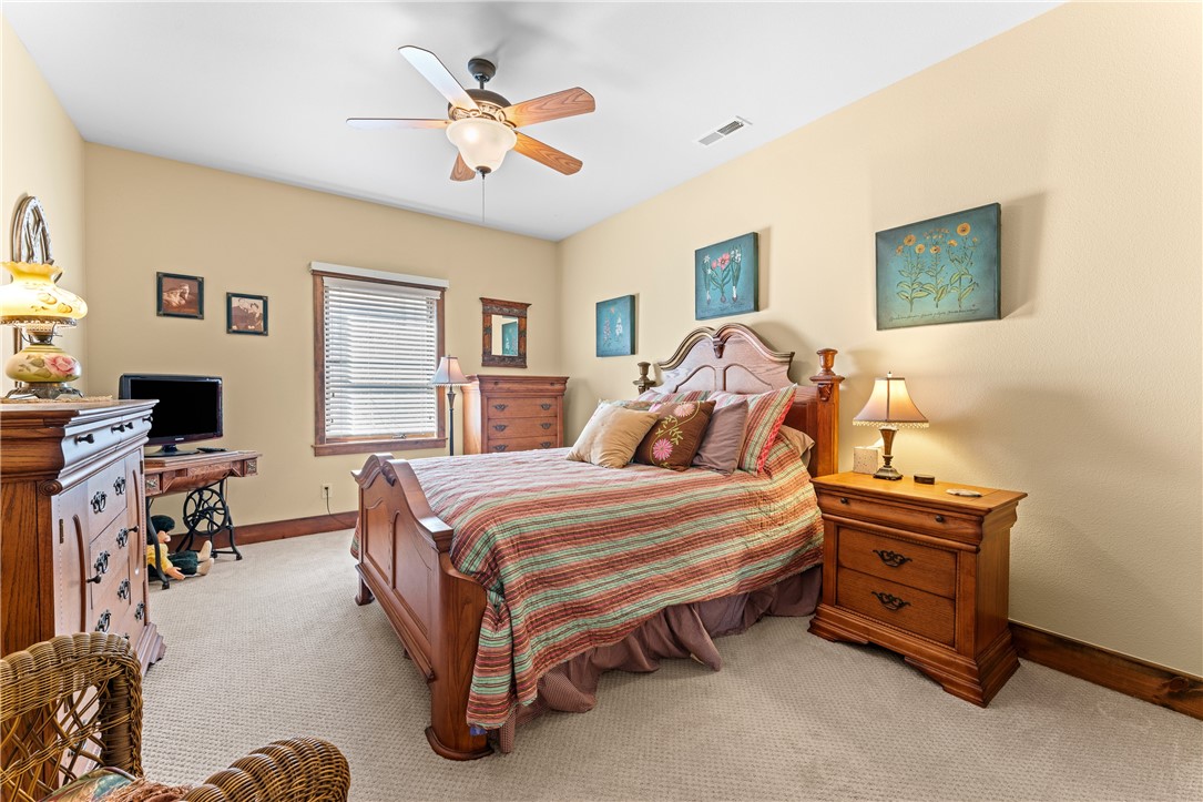 Twin Lakes Est - Residential