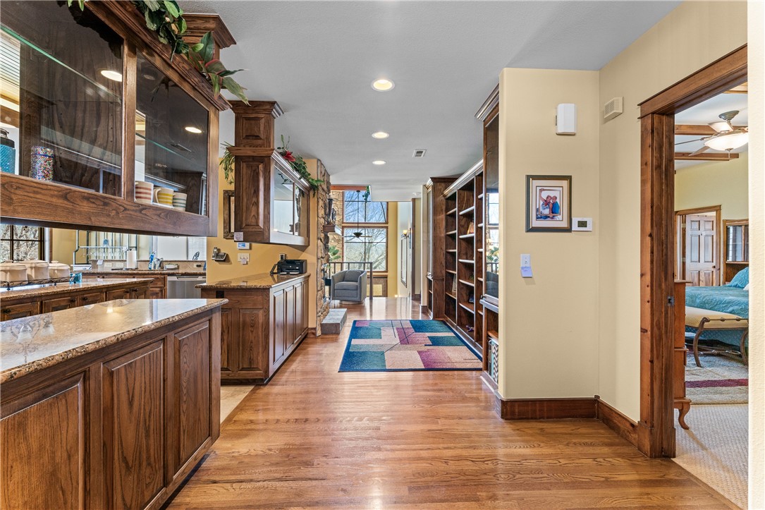 Twin Lakes Est - Residential