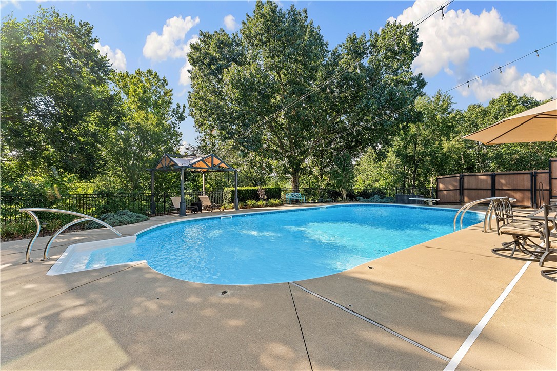 Twin Lakes Est - Residential