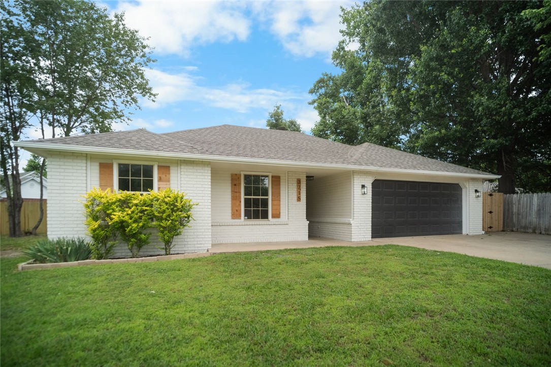 Photo 1 of 36 — 3715 W Rozell Street, Rogers, AR 72756