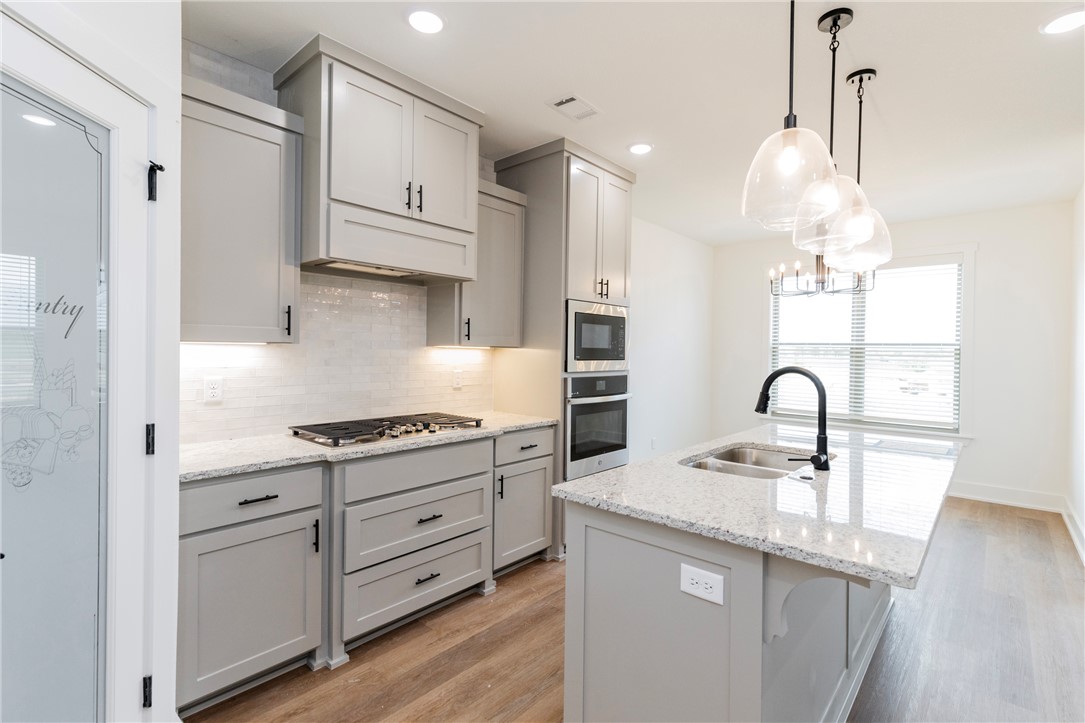 WALNUT GROVE SUB PH III-BENTONVILLE - Residential