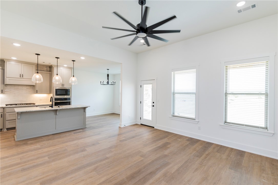 WALNUT GROVE SUB PH III-BENTONVILLE - Residential