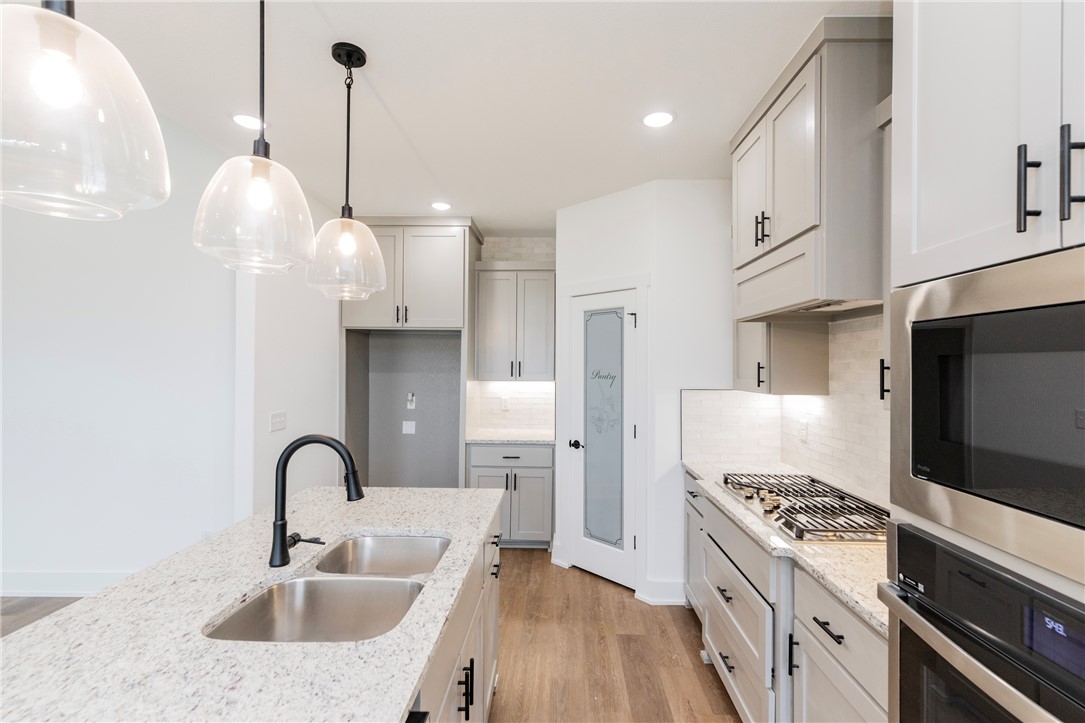 WALNUT GROVE SUB PH III-BENTONVILLE - Residential