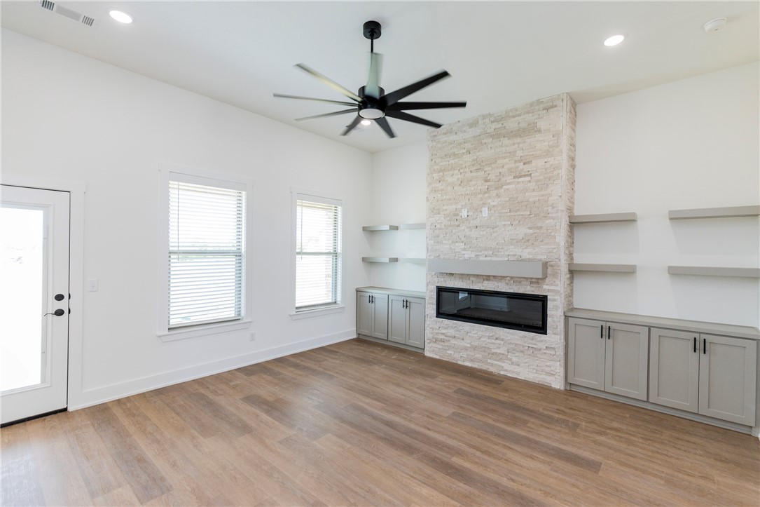 WALNUT GROVE SUB PH III-BENTONVILLE - Residential