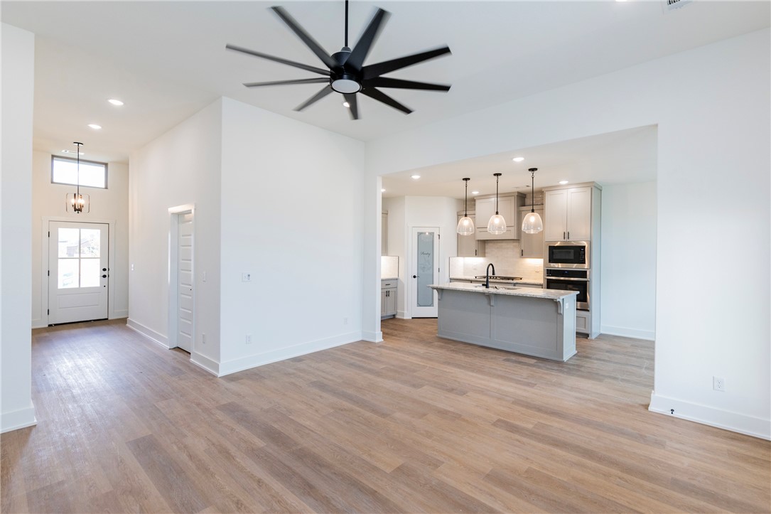 WALNUT GROVE SUB PH III-BENTONVILLE - Residential