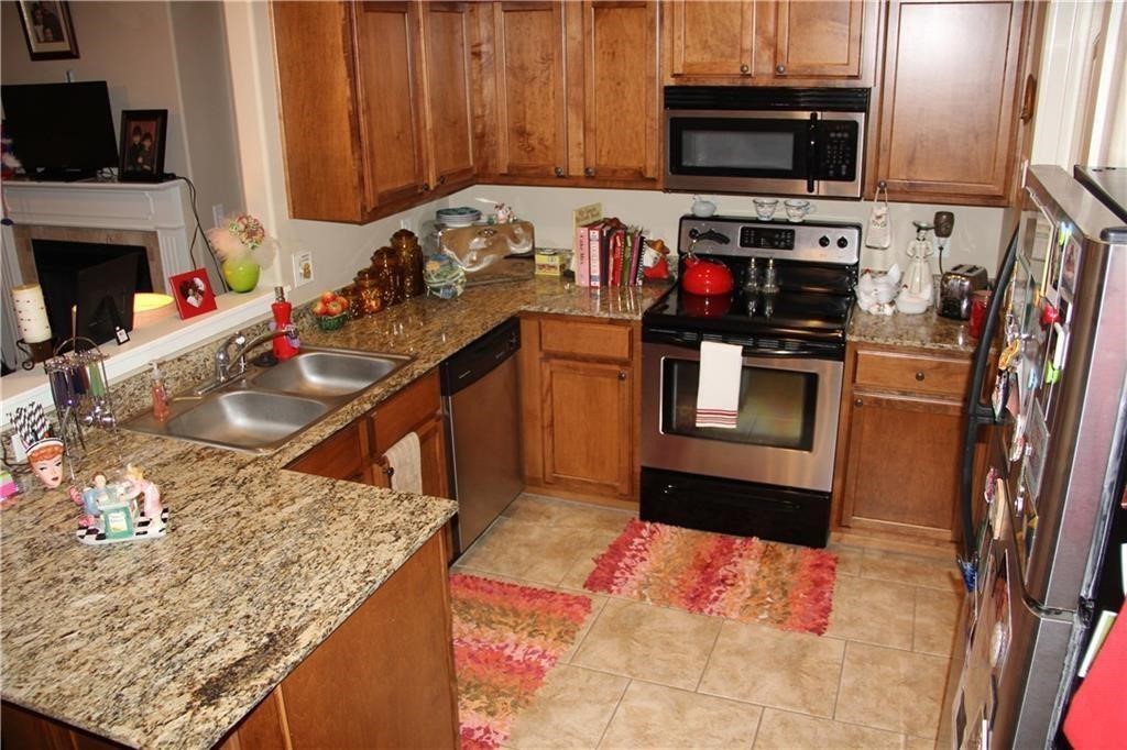 Grove At Chester Hills Hpr - Residential Lease