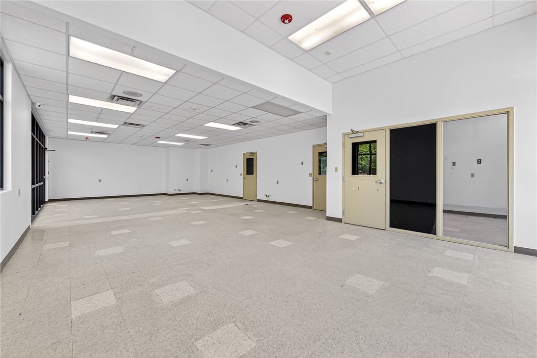 CMN BUSINESS PARK II PHASE I - Commercial Lease