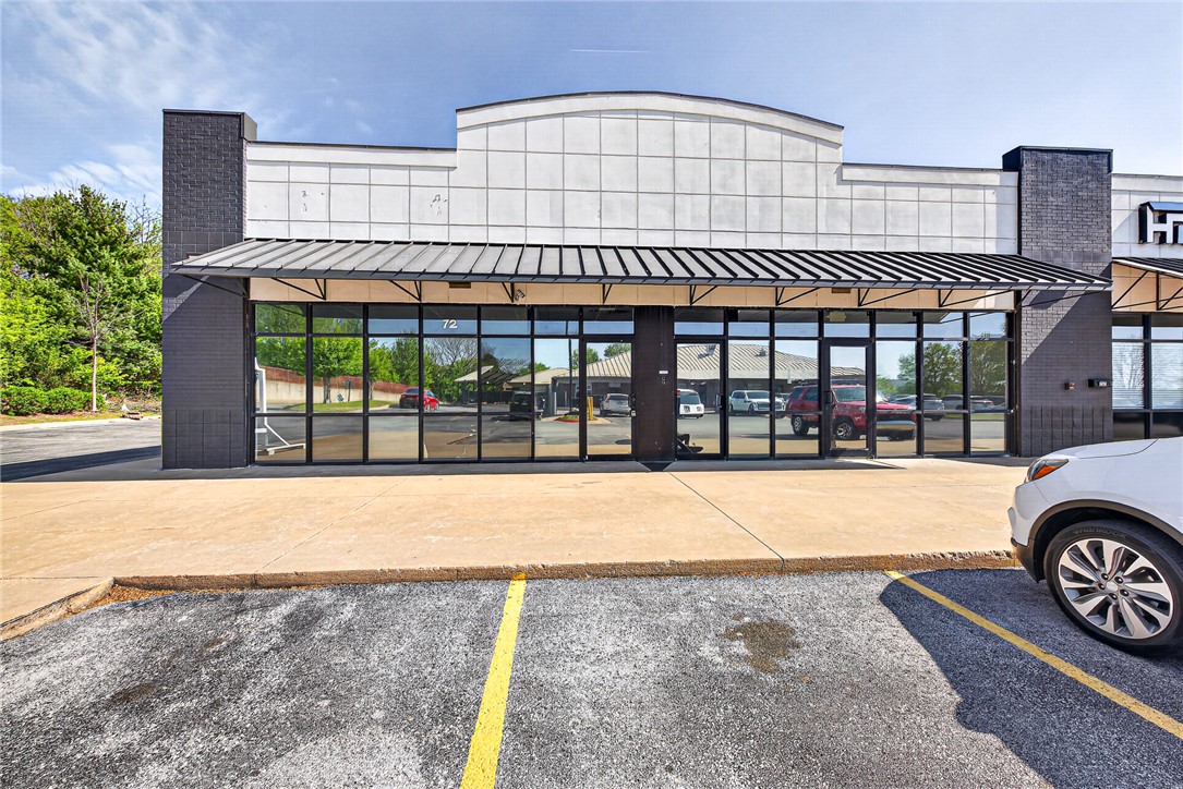 CMN BUSINESS PARK II PHASE I - Commercial Lease