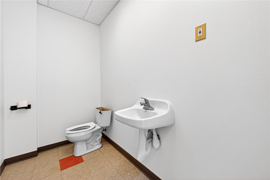 CMN BUSINESS PARK II PHASE I - Commercial Lease