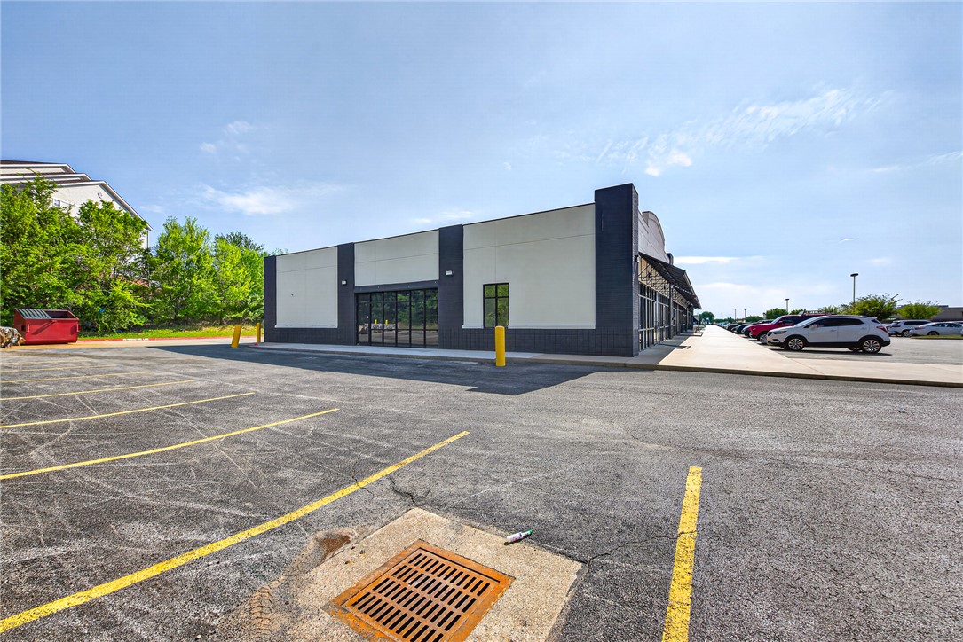 CMN BUSINESS PARK II PHASE I - Commercial Lease