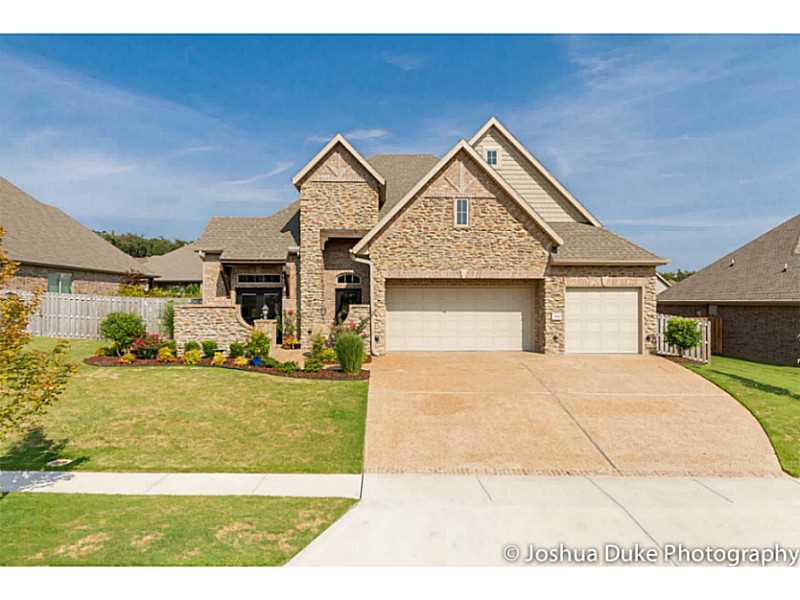 Modern, open-concept home w/gorgeous courtyard entry. Living room w/fireplace & double crown molding open to kitchen w/3cm granite island & bar, gas range, stainless steel appliances, pantry. Formal dining, office/4th bedroom w/French doors, powder room.,Master suite, luxury bath w/mine & yours vanities, walk-in shower, large WIC. Bonus room upstairs. High-end finishes/features thru-out like custom shades, 10' ceilings, hardwood floors (no carpet), aggregate driveway, epoxy garage floors, sprinkler, more!