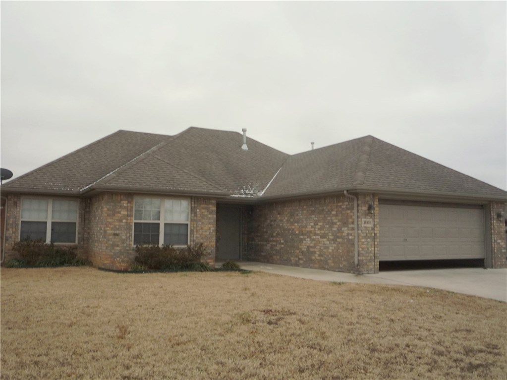 4 bedroom, 2 full bath single family home now available for rent in east Fayetteville. Split floor plan, 1402 square feet. Granite counter-tops in kitchen. Living room, kitchen, and Dining Area all tiled. Separate laundry room. Privacy fenced back yard. Full gutters. Home is all brick. Attached garage. Call today! This one won't last long.