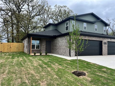 Photo of 570 Cosmos Street, Centerton, AR 72719 (MLS # 1343014)