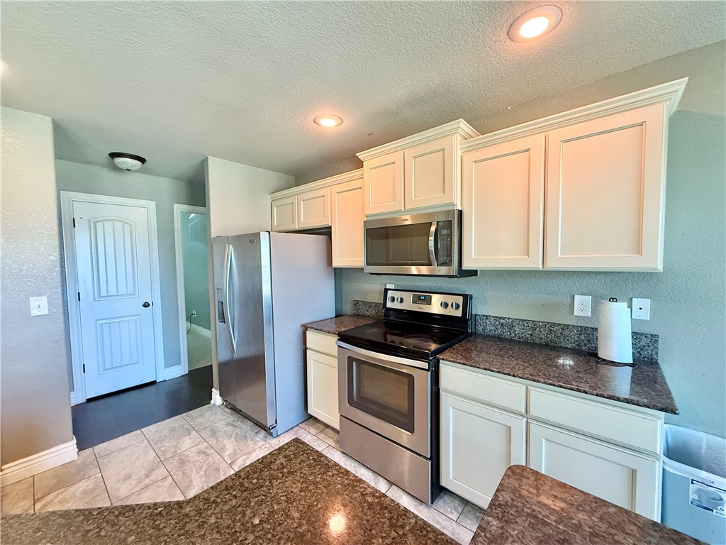 Oakleaf Manor Sub - Residential Lease