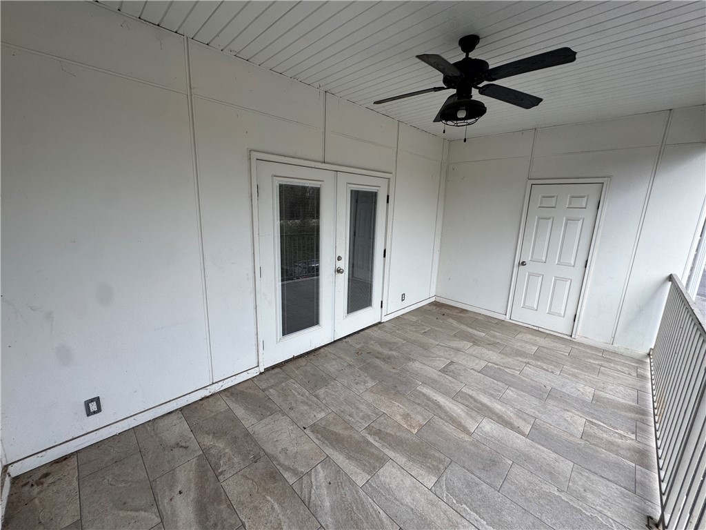 20-16-30 FAYETTEVILLE OUTLOTS - Residential Lease