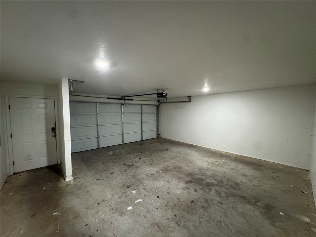 20-16-30 FAYETTEVILLE OUTLOTS - Residential Lease