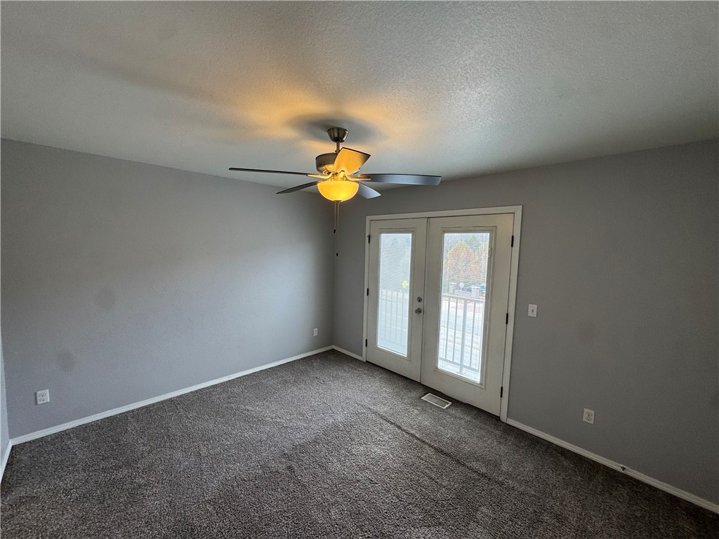 20-16-30 FAYETTEVILLE OUTLOTS - Residential Lease