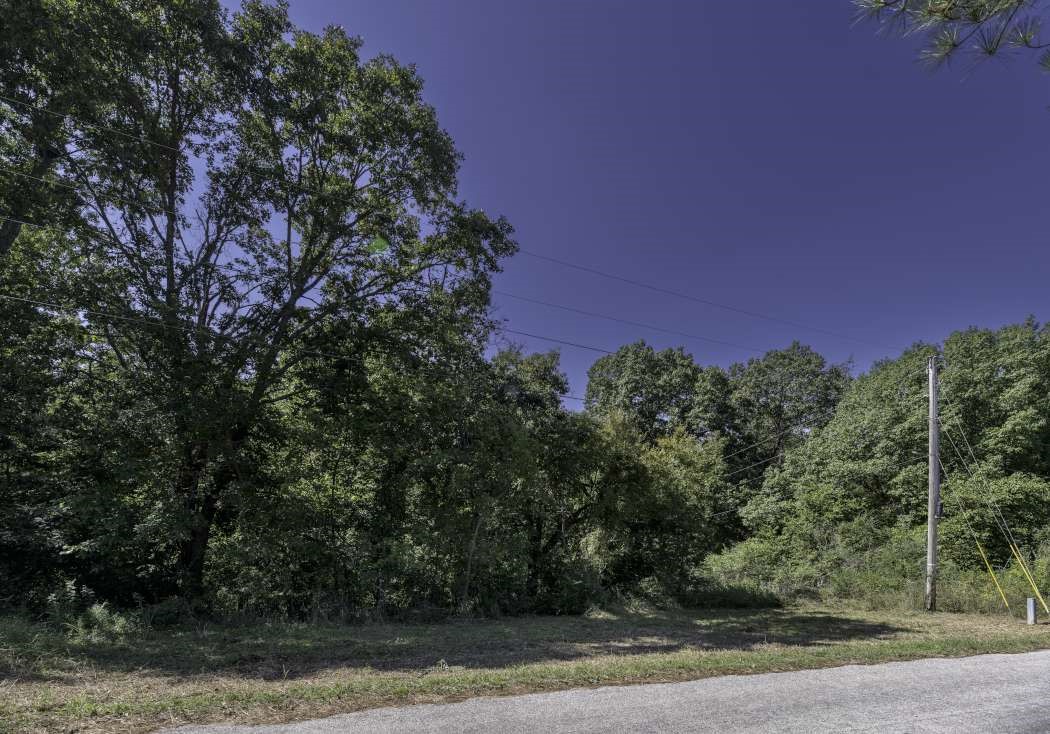 Beaver Lake Area Homesite, convenient to Fayetteville or Springdale. Beav-O-Rama boat ramp 0.4 miles.