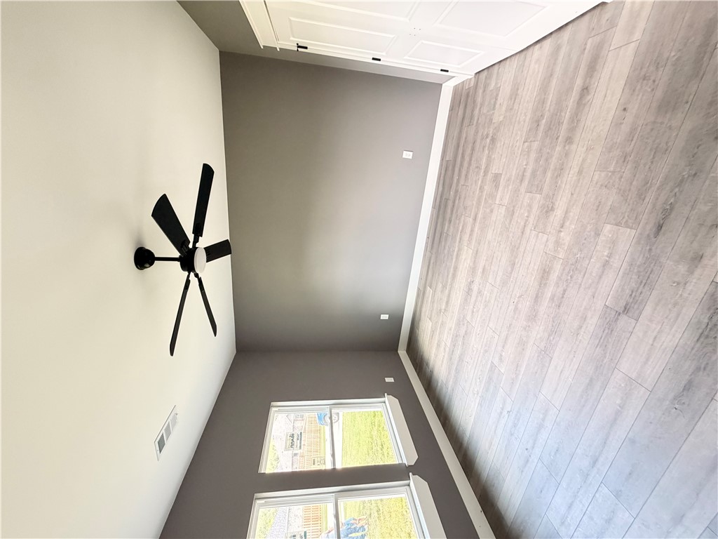385 Smith Street - Photo 4