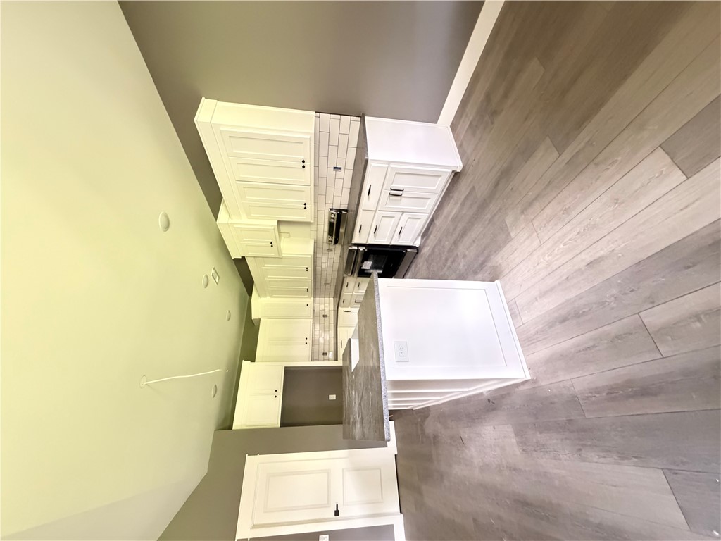 385 Smith Street - Photo 3