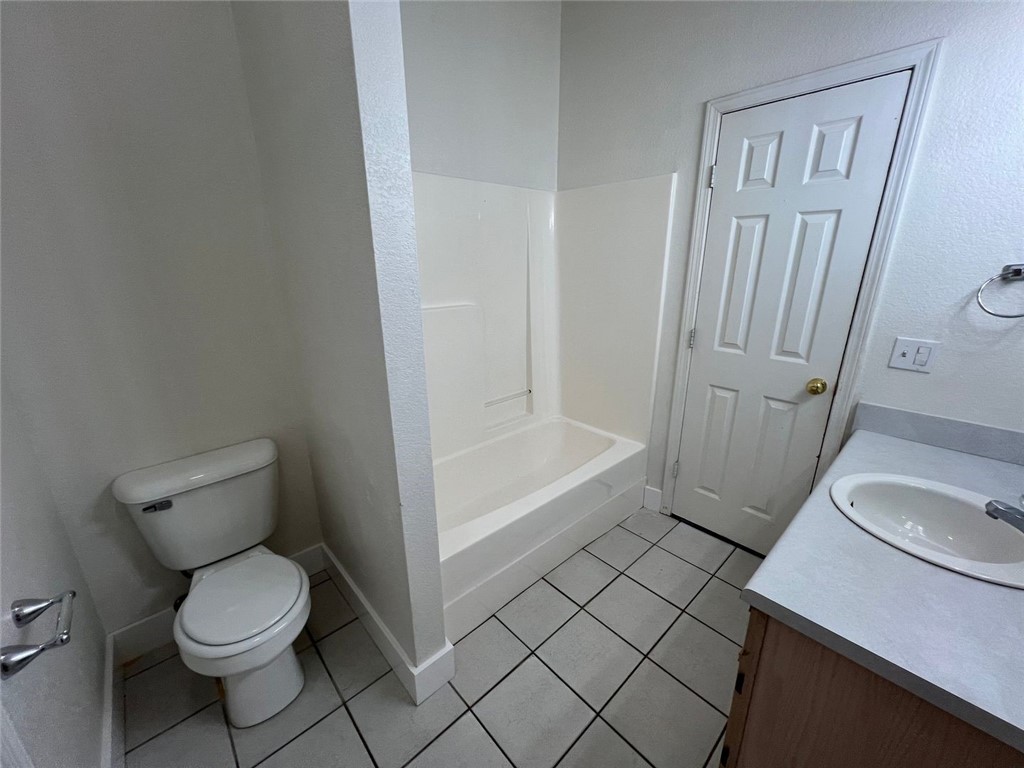 Meadowlands I & Ii - Residential Lease