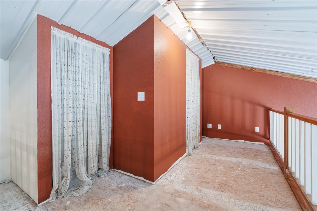 11-18-33-rural - Residential