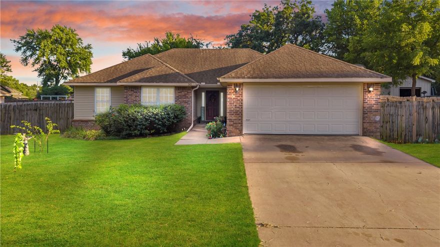 This 3-bedroom, 2-bathroom home with an office/bonus room is full of potential and ready for your personal touch. Located in a quiet Prairie Grove neighborhood, it features a spacious layout, abundant natural light, and a functional design. This is a great opportunity for buyers looking to invest in and customize in a desirable location near schools, parks, and downtown.