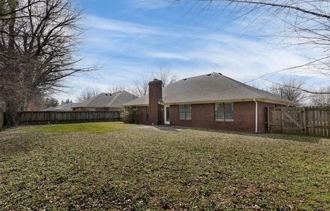 Single Family Residence in Fayetteville AR 2872 Quail Creek Drive 35.jpg